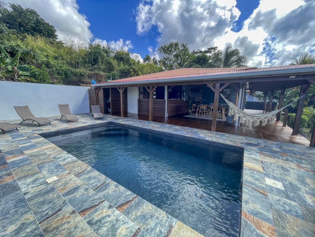 6 Location villa piscine vue mer Pointe Noire Guadeloupe_piscine